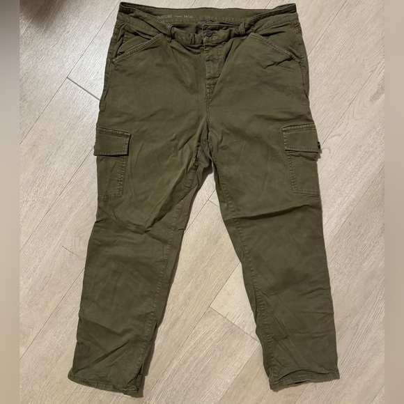 GAP Pants - Gap Green Khaki Cargo Ankle Pants Size 14